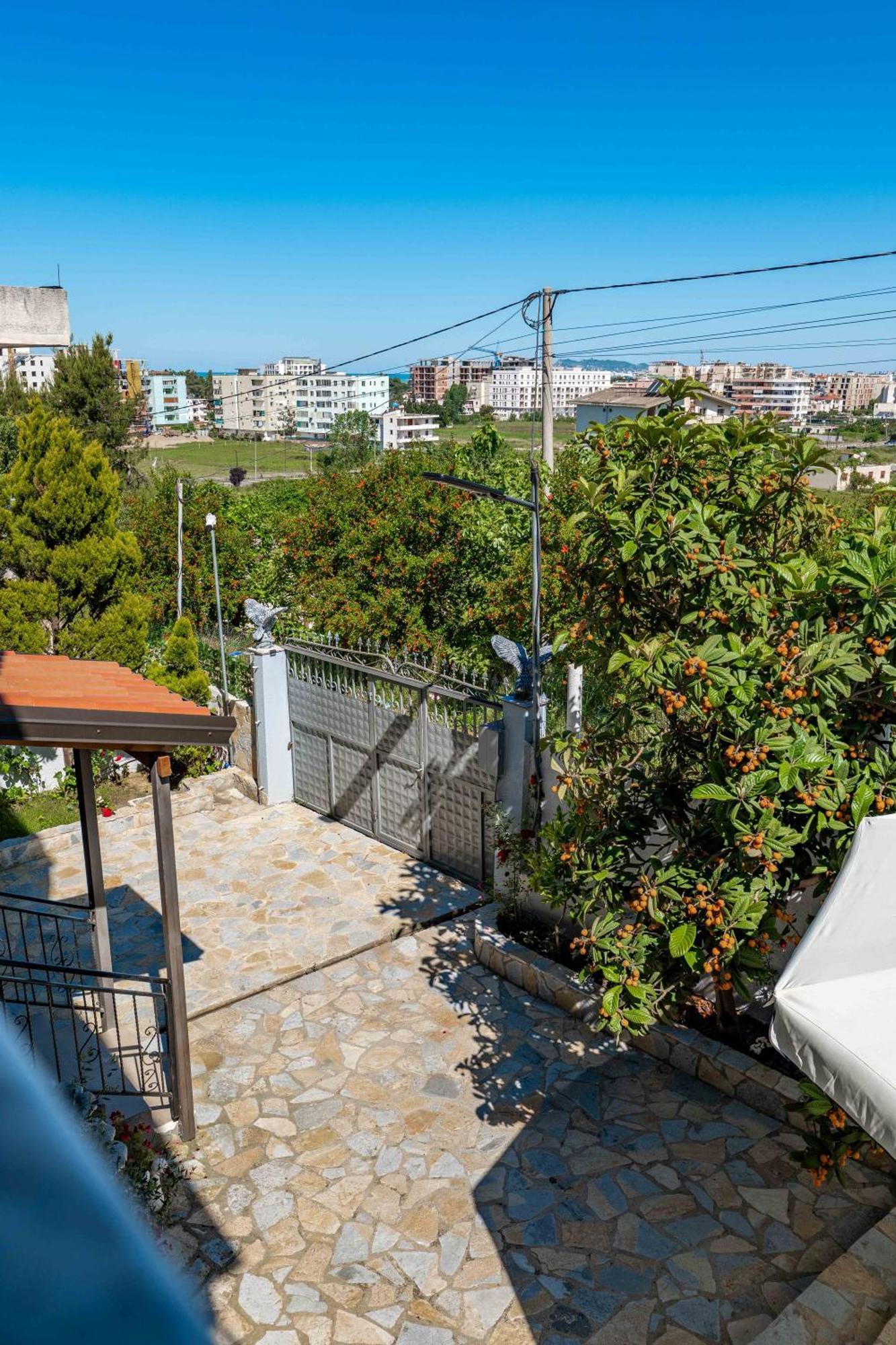 Kalpazo Kaja Vila Garden Golem  Zewnętrze zdjęcie