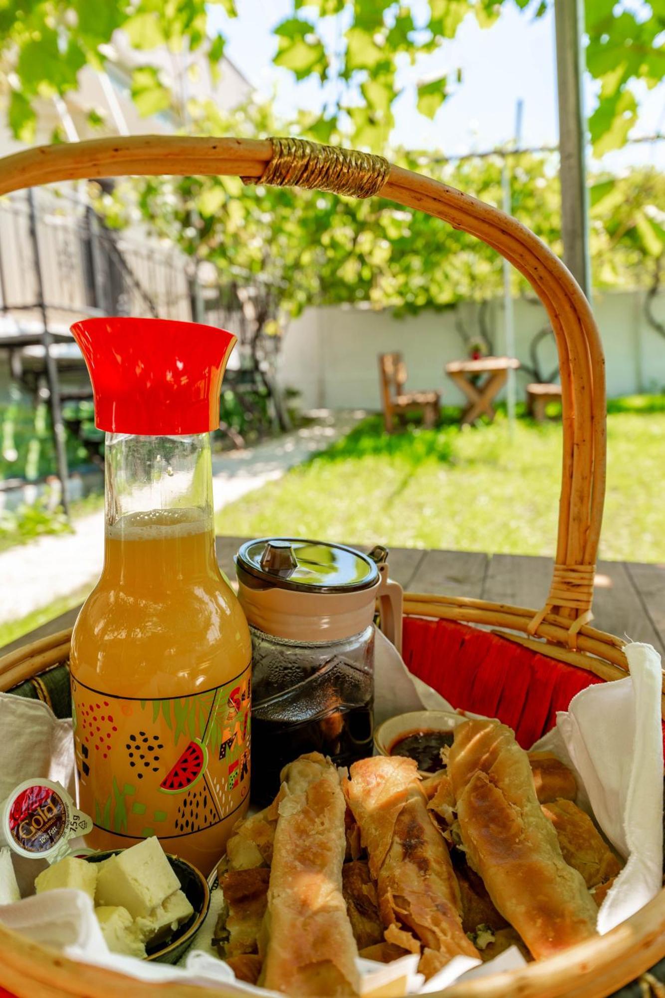 Kalpazo Kaja Vila Garden Golem  Zewnętrze zdjęcie